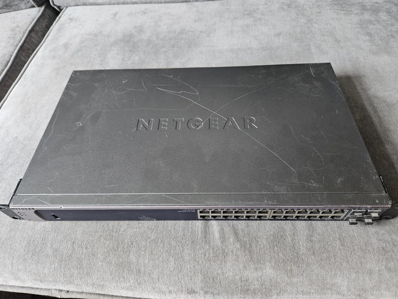Netgear ProSAFE 24-Port Layer 2 GSM7224 V2 Rack Mountable Switch 24 Port