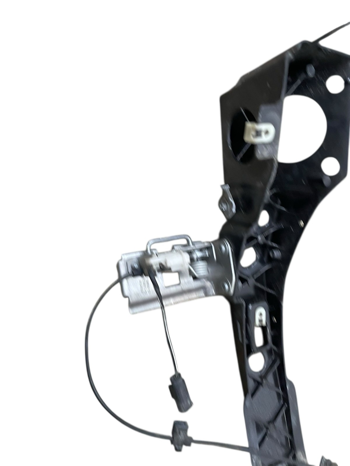 2014 2015 2016 2017 BMW I8 FRONT RIGHT PASSENGER FENDER SUPPORT MOUNT BRACKET