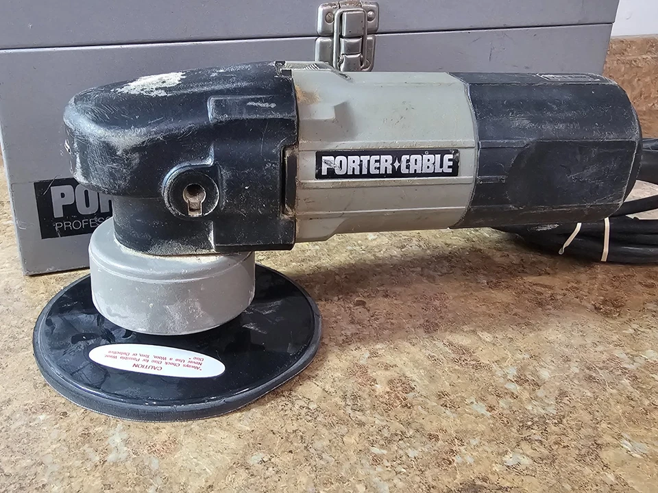 Pulidora/lijadora orbital aleatoria Porter Cable modelo 7336 usada con estuche Foto 3 de 4