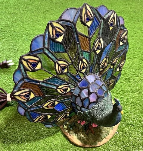 Vintage Tiffany Style Peacock Lamp Y2K Stained Glass Accent Lamp Nature Decor