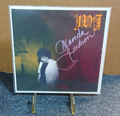 Wanda Jackson Signed Music Record   Tore Down / California Stars 45
