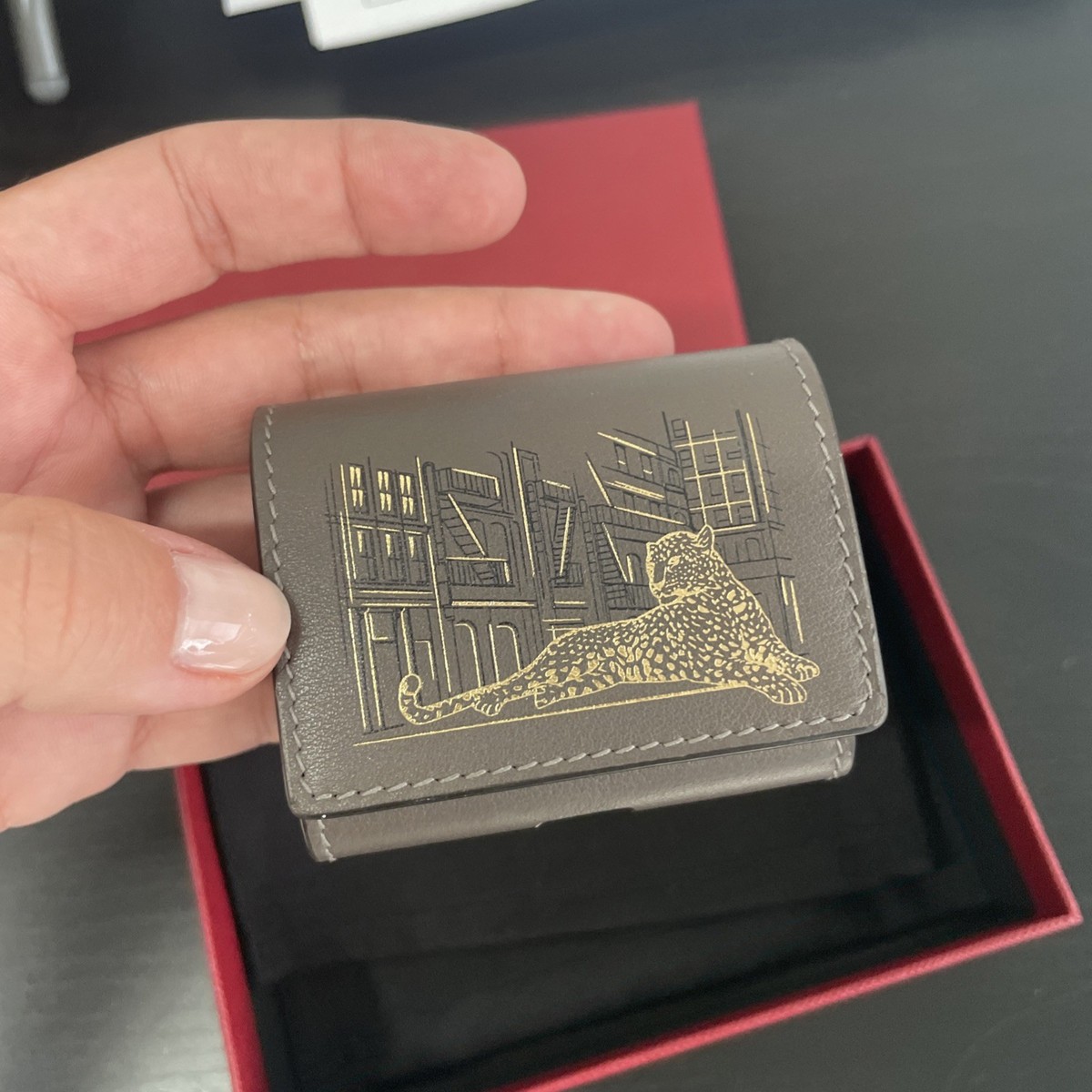 カルティエ　AirPodsケース　新品 Cartier AirPods Case | eBay