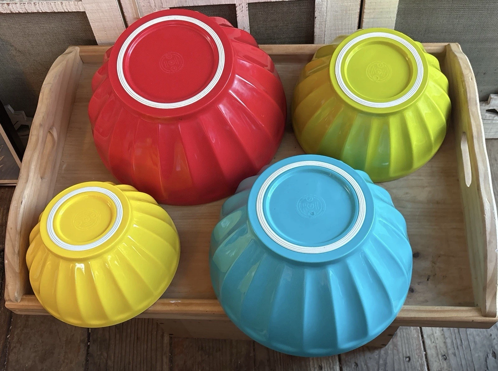 Set of 4 Melamine Nesting Mixing Bowls Green & Yellow & Blue & Red Rubber Bottom
Opens in a new wind