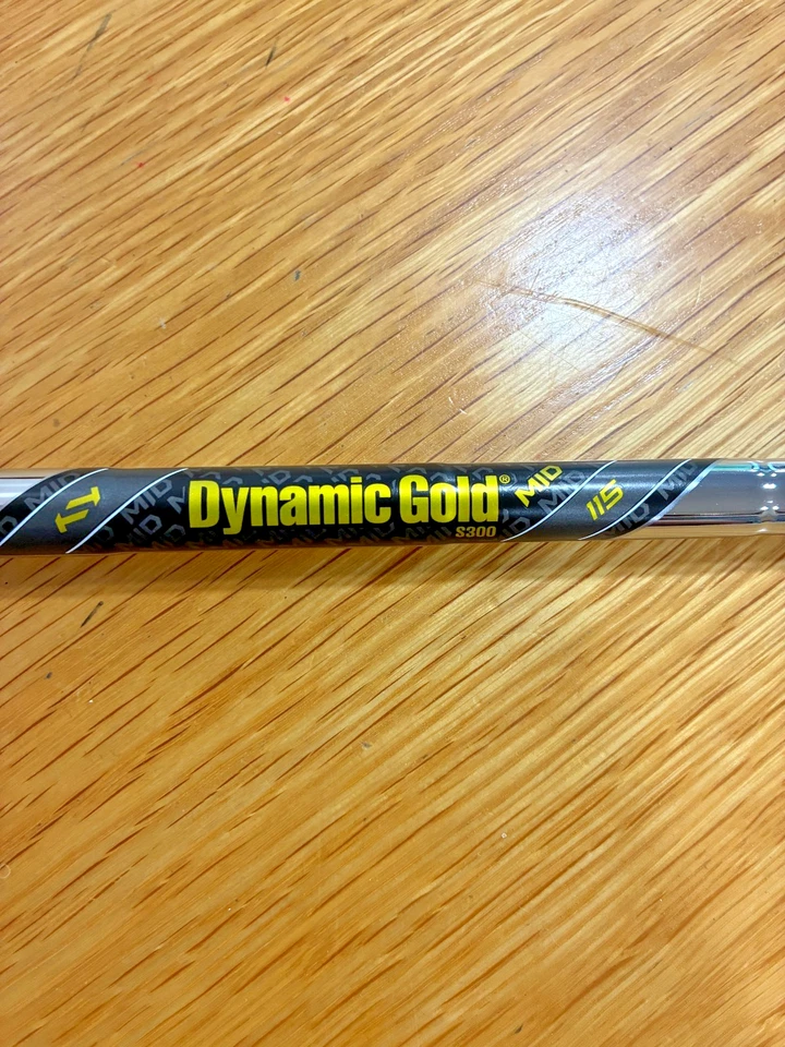 Callaway Mavrik Pro #7 27° Iron Dynamic Gold 115g S300 Stiff Flex - Image 4 of 4