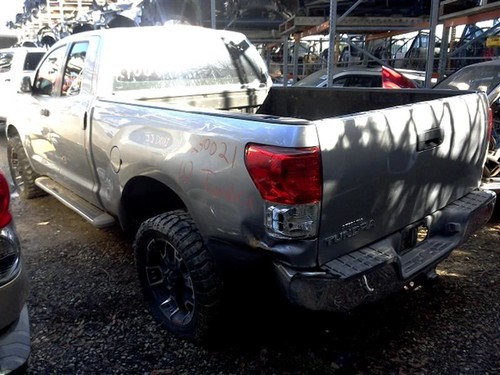 Toyota Tundra SR5 2010 cabina extendida 4,6 L tracción trasera al velocímetro cuadro de instrumentos - Imagen 9 de 12