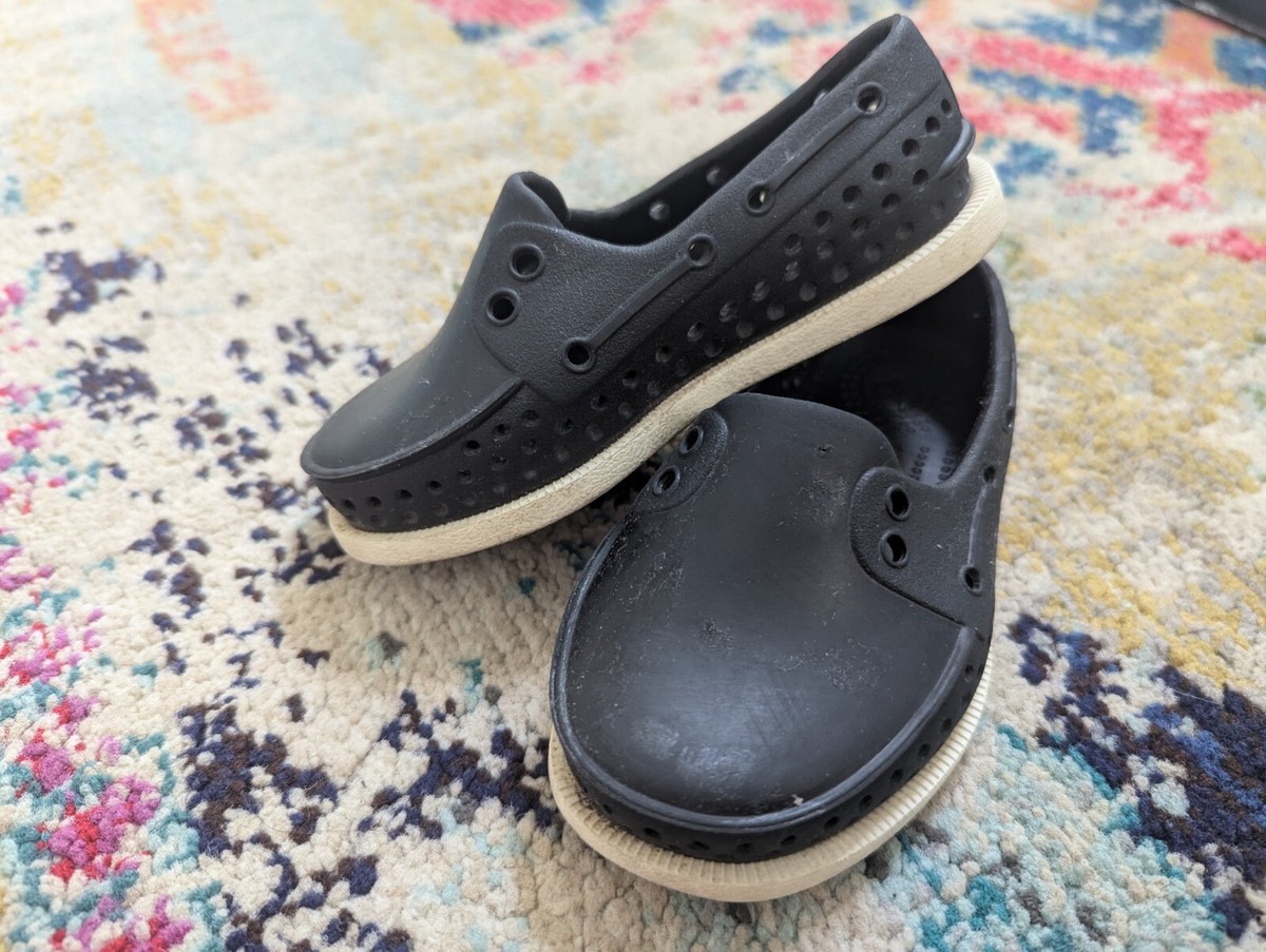 Native unisex Black Vented Slip-On Clogs Amazon.com | Native Shoes Jefferson Clog (Little Kid/Big Kid  main image 4