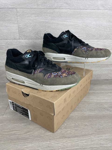 pink nike football cleats