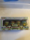 Funko Pop! Vinyl: Teenage Mutant Ninja Turtles - Donatello (w/ Group) (Glow)...