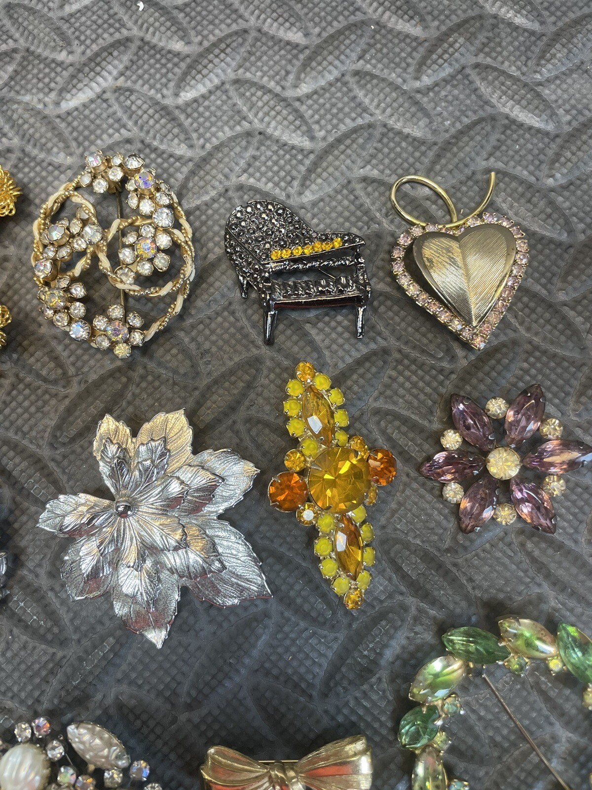 VINTAGE COSTUME JEWELRY, Lot Of 17 Pieces eBay