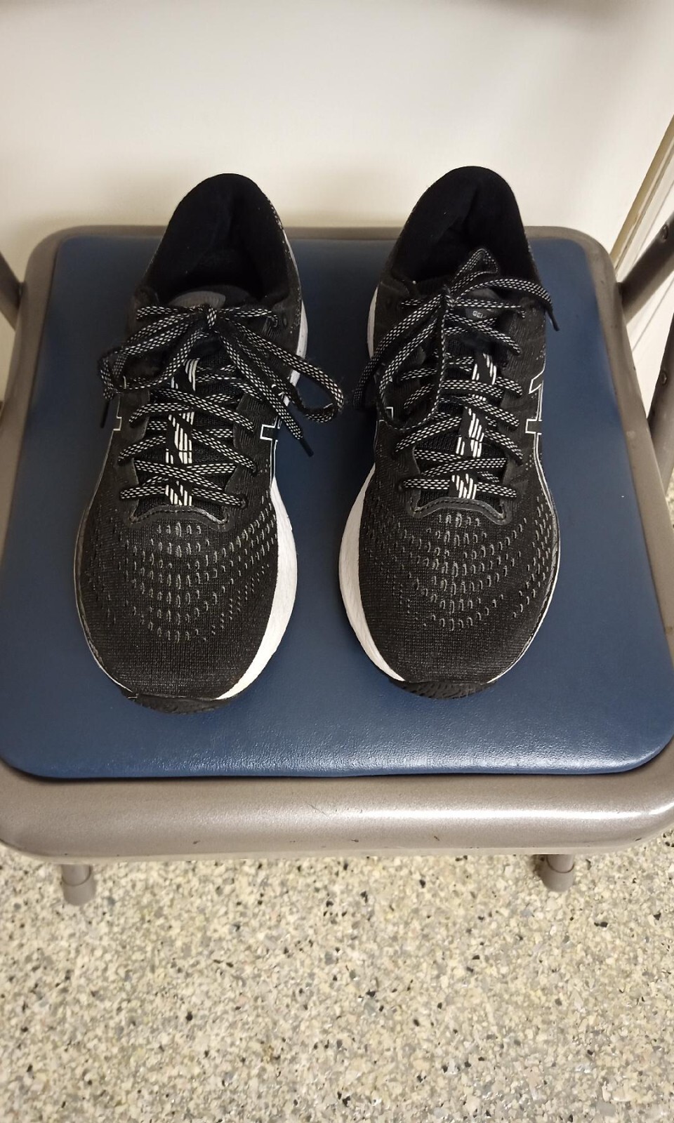 Size 9.5 - ASICS GEL-Kayano 28