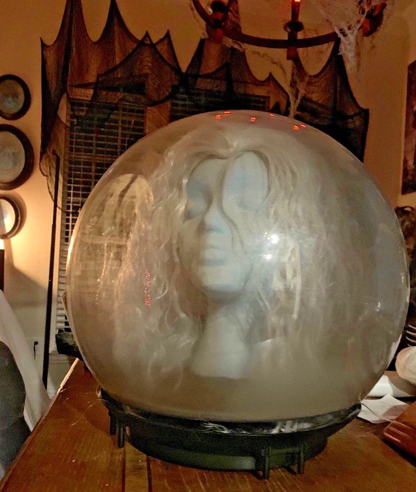 Madam Leota cabeza parlante mansión embrujada utilería personalizada con proyector Disneyland d23 Foto 4 de 4