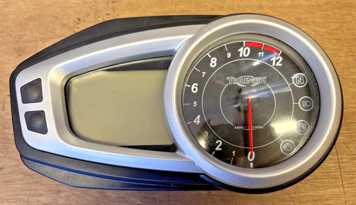 Triumph Tiger 1050 Uhren T2503131 13383 km 2011