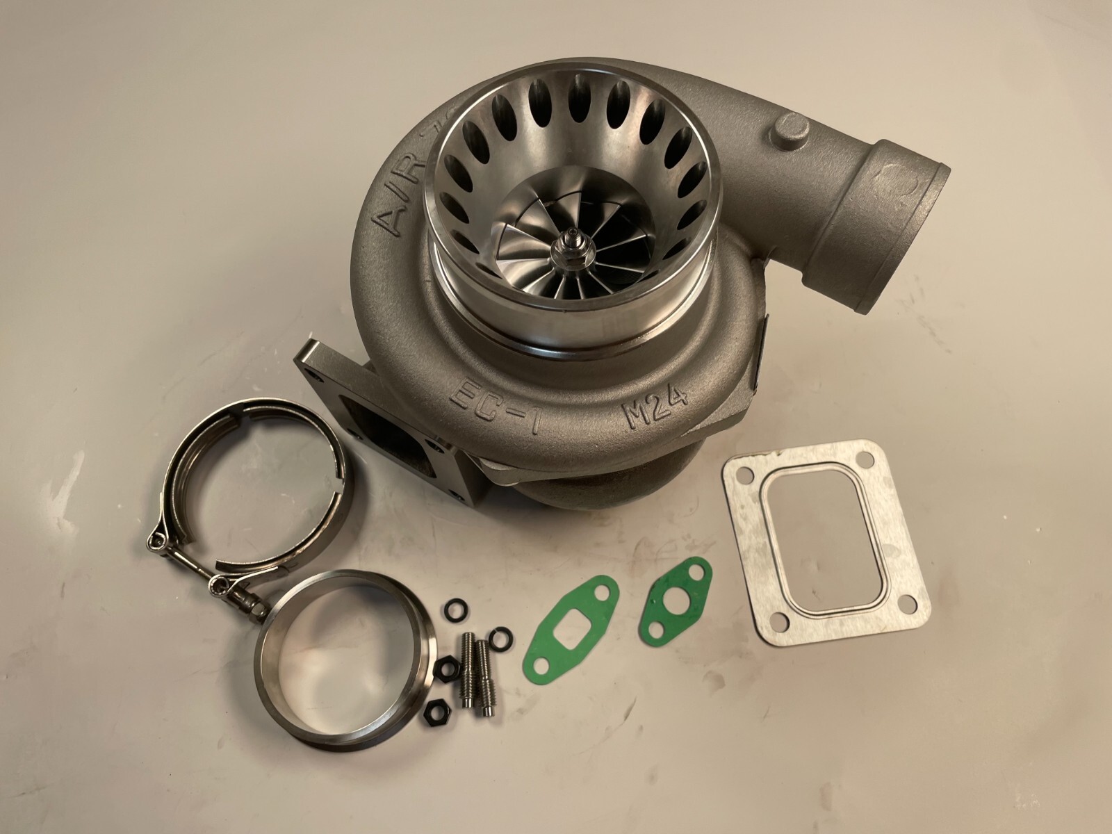 Turbo charger .70 A/R GT35 GT30 T04Z .96 V-band water&oil T4 Single Ball Bearing