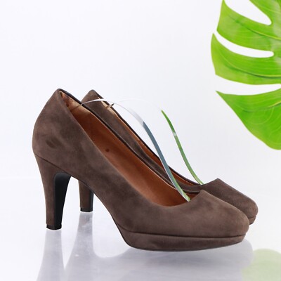 Clarks Womens Wessex Wyvern Pump Size Brown Suede Block