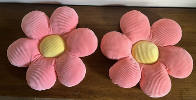 Zwei Gänseblümchen Blumenkissen: rosa/gelb Wohndeko c 38 cm Durchmesser