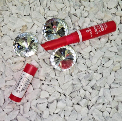 Essence Lippenstift Colour & Care Lipstick 04 Lookin Good Avocado Butter Pflege