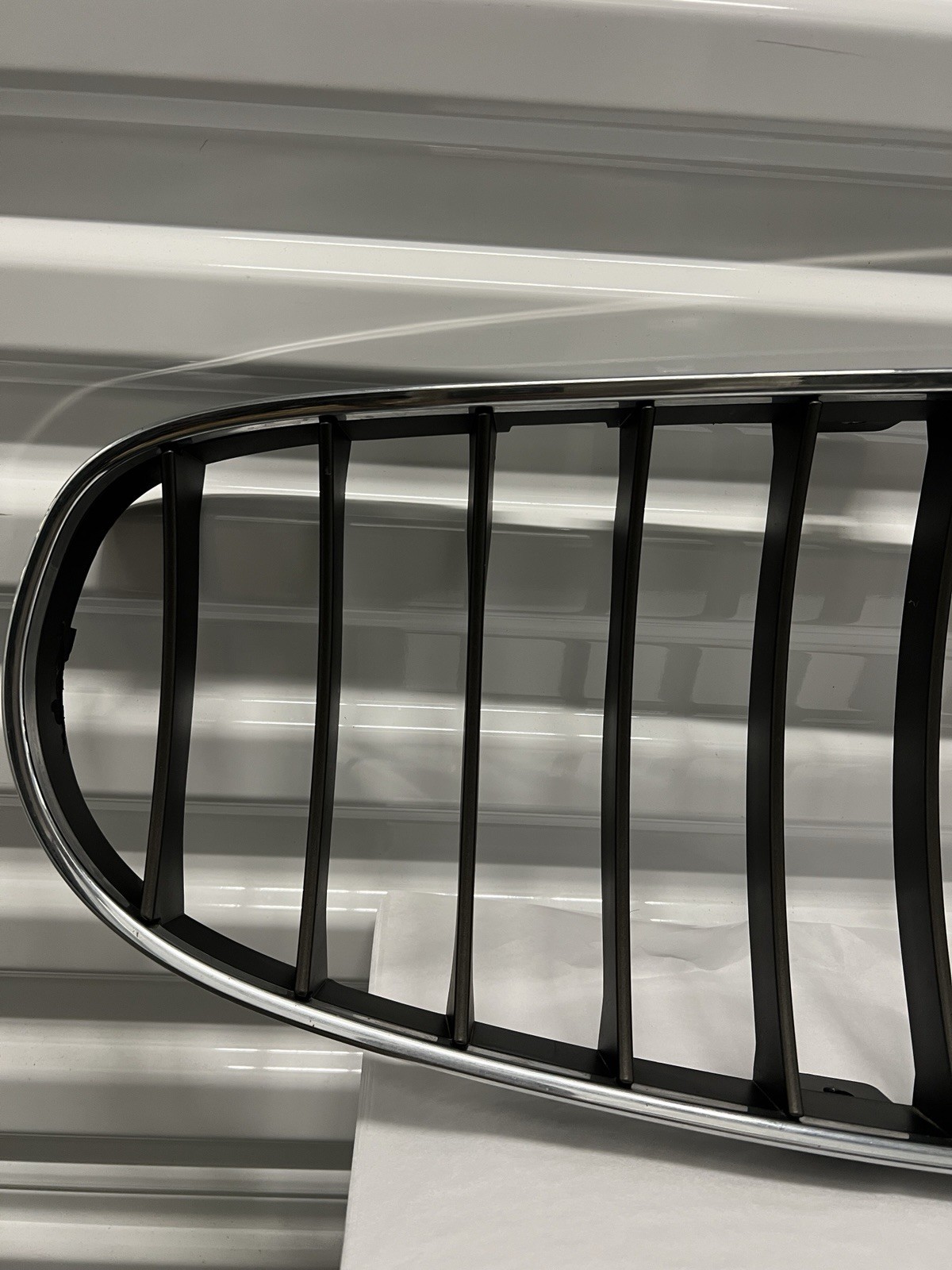 Maserati Front Bumper Grille OEM 68250900 10137579 C799 Used