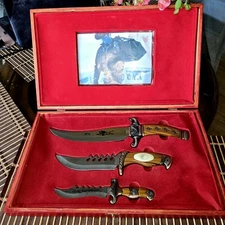 Vintage Set of 3 Western Horse Themed Bowie Knives In Wooden Storage Box