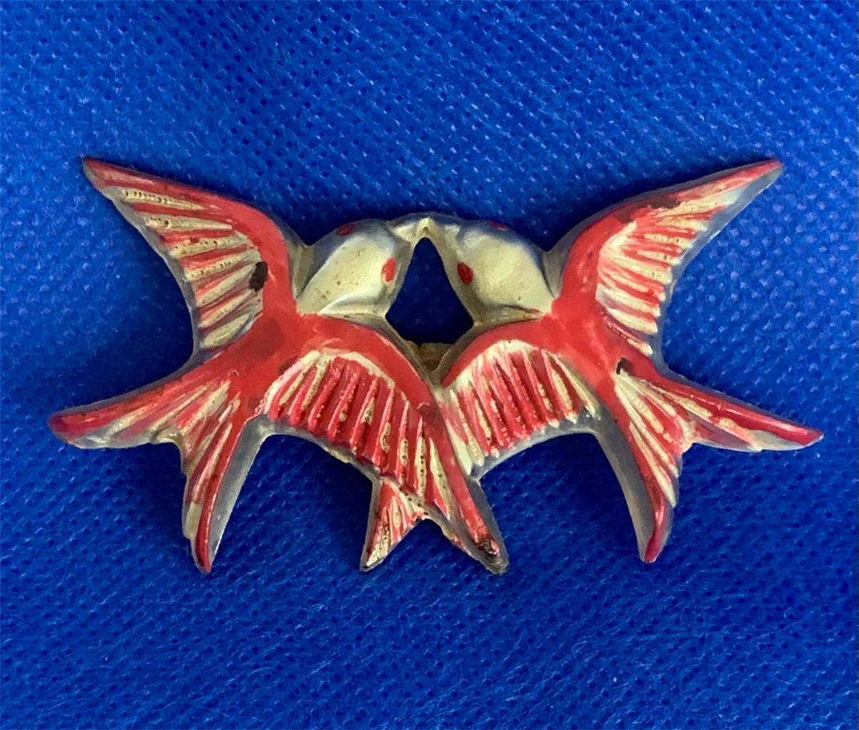Vintage Painted Solid Lucite Flying Swallows Love… - image 1