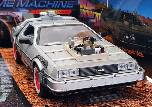Welly 1/24 Scale 22400-3G Time Machine Trilogy Pack Back To The Future DeLorean - Picture 5 of 6
