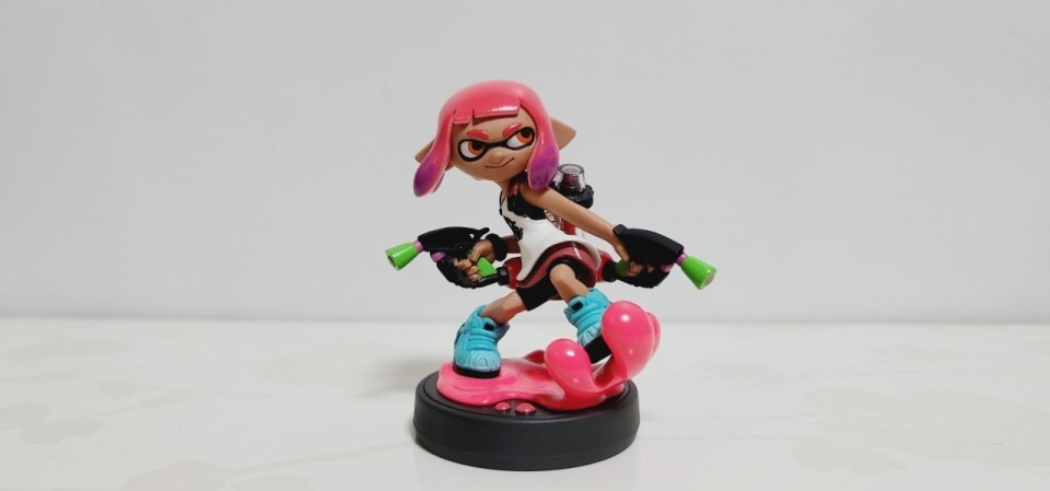 任天堂 amiibo サムス・アラン & スプラトゥーンガール　ネオンピンク 任天堂 amiibo サムス・アラン & スプラトゥーンガール ネオン