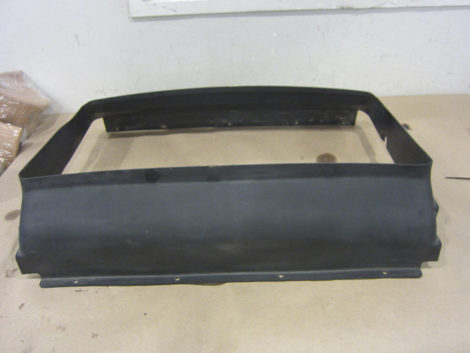 Maserati 4200 Coupe/Spyder- Air Conveyor Duct For Radiator (USED) - P/N 199893