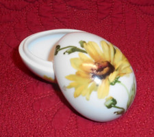 Caja de baratijas de porcelana en forma de huevo Limoges Francia - SUSAN OJOS NEGROS girasol