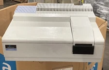 T185203 Perkin Elmer Lambda 25 UV/Vis Spectrometer L600000B Lights up Untested