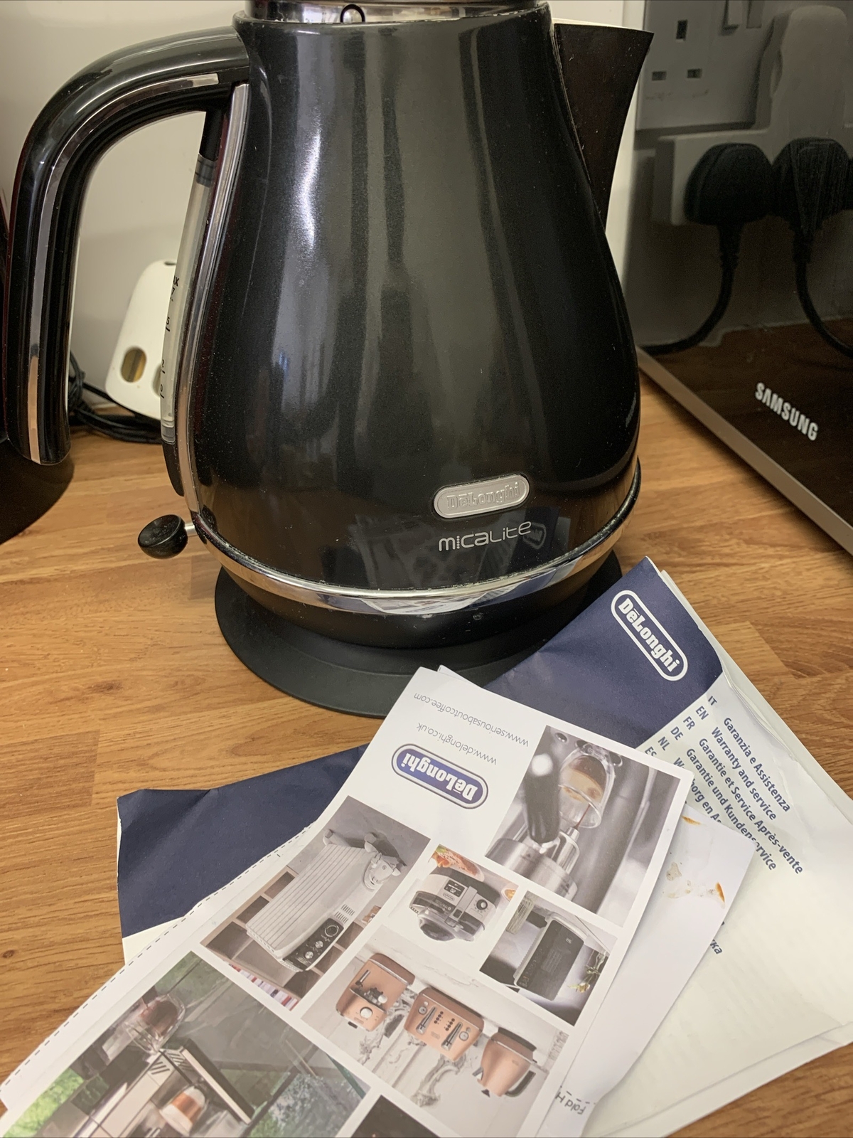 DeLonghi Iconic Finished With Micalite 1.7 Kettle eBay