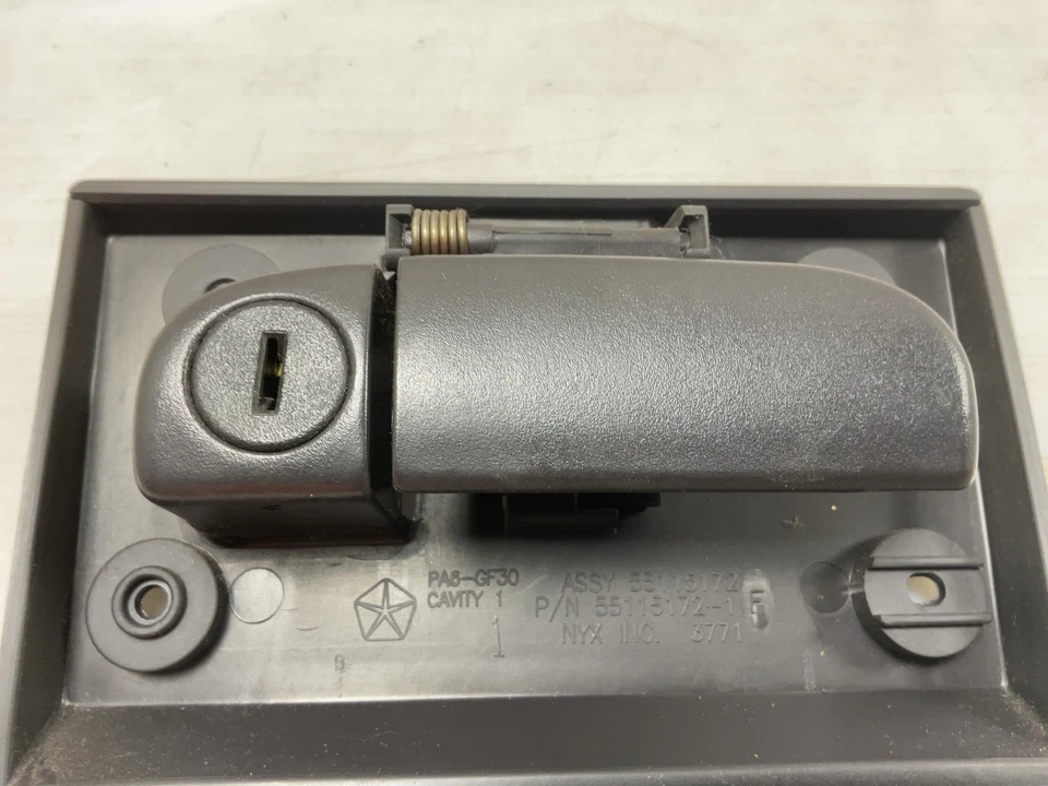 Pestillo de guantera Jeep TJ Wrangler OEM con llave ágata 2003 2004 2005 2006 008348 Foto 4 de 4