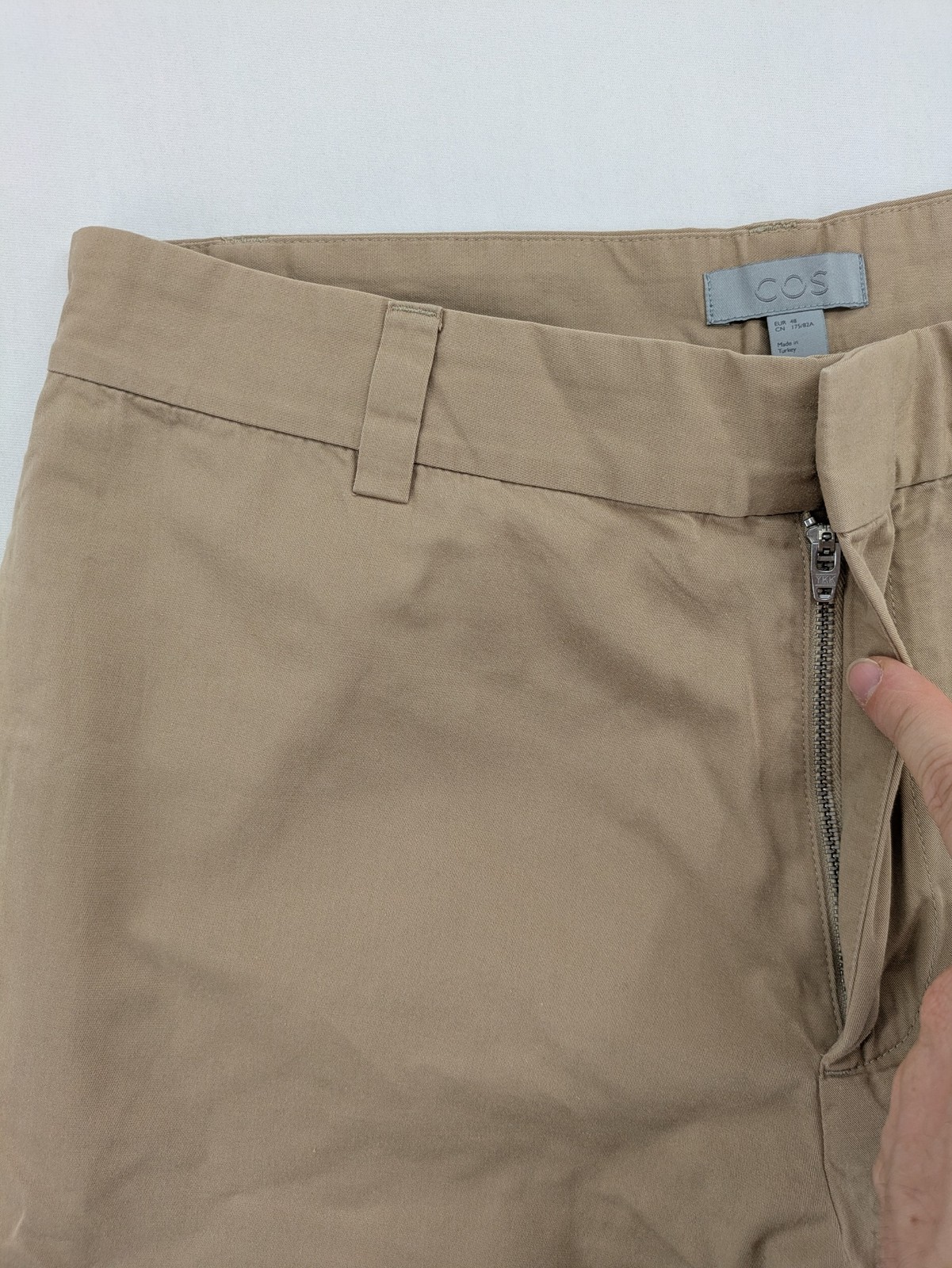 COS Herren Chino Hose Gr 48 beige Baumwolle Gerader Schnitt Flatfront image 8
