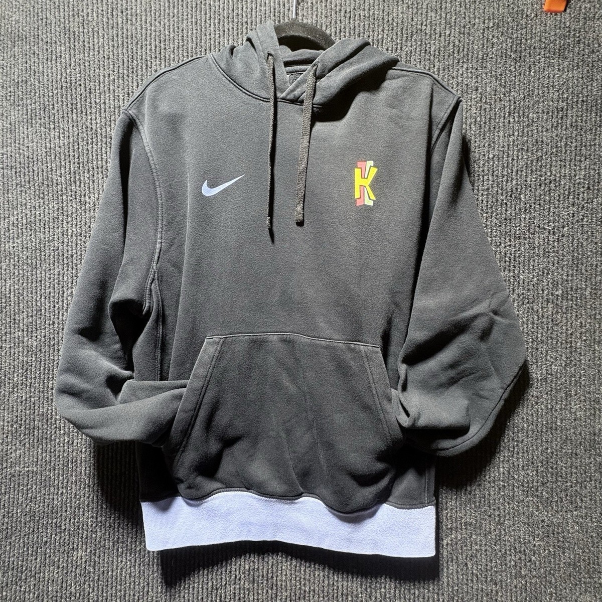 nike kyrie spongebob pineapple fleece hoodie