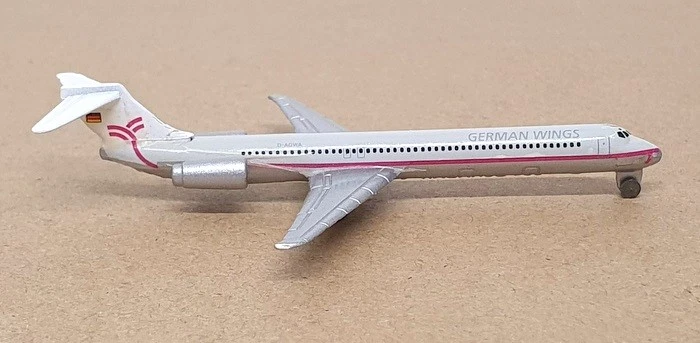 Schabak escala 1/600 904/111 - McDonnell Douglas MD-83 alas alemanas Foto 3 de 4