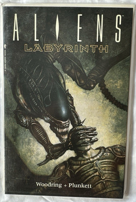 Aliens Labyrinth Woodring Plunkett Dark Horse Graphic Novel HTF 1st Ed Rare (C9)
