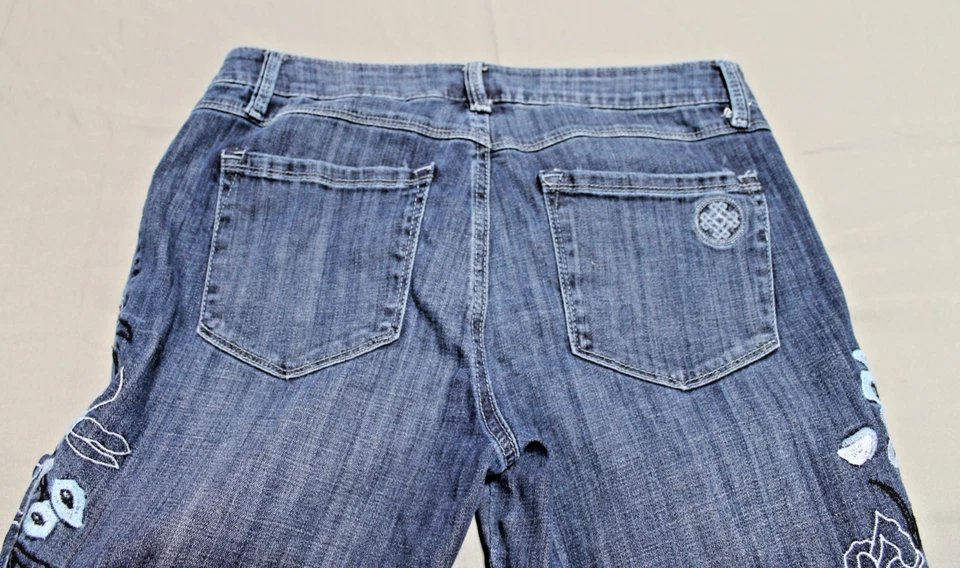 Laurie Felt Classic Slim Leg Size 10 Jeans Embroidered Blue Purple Flowers Zip - Image 3 of 4