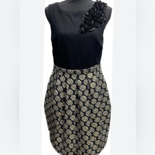 Taylor Sleeveless Cocktail Dress Black Gold Sleeveless Floral appliqué NEW Sz 10