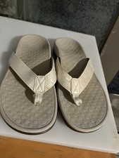 Vionic 340 Tiders Sandals Flip Flop Womens 7 Beige Rhinestone