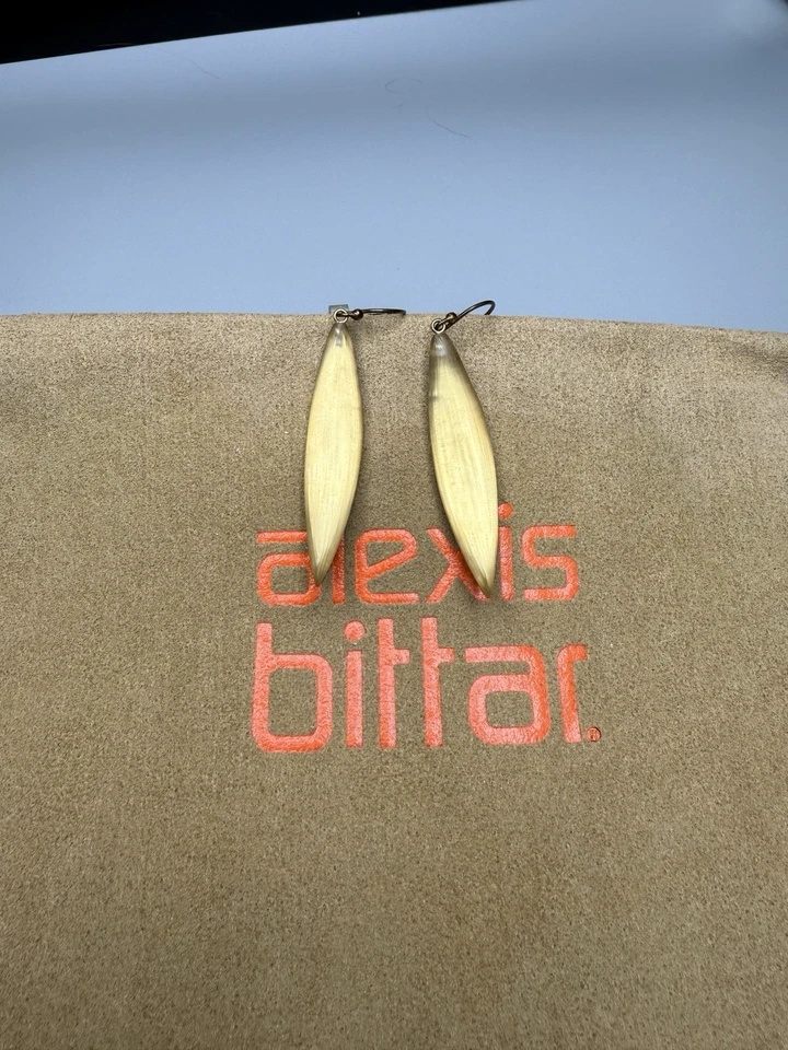 Alexis Bittar 100% Authentic Golden Lucite Spear Earrings 2.375” x .375” VTG - Image 3 of 4