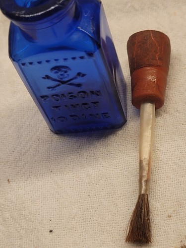 RARA CALAVERA DE YODO TINTO PEQUEÑO HUESOS CRUZADOS CON CORCHO ORIGINAL con CEPILLO AZUL COBALTO - Imagen 2 de 10