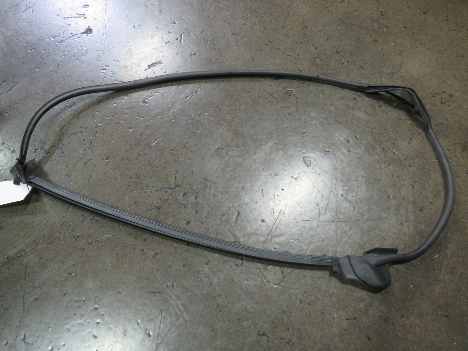 Lamborghini Huracan, LP580, RH, Inner Glass Scrapper Molding, Used, 4T0837912