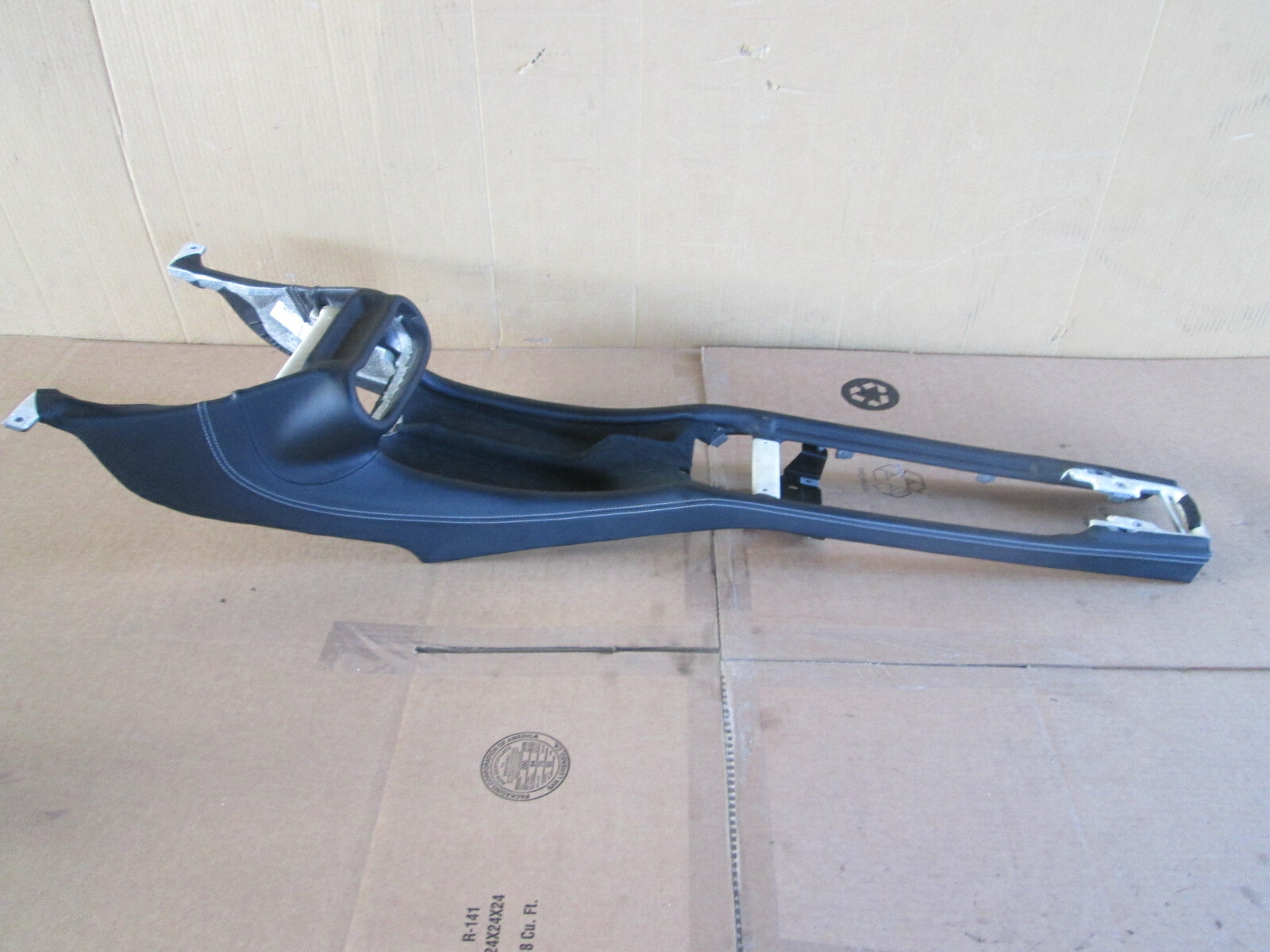 Ferrari California - Center Console Tunnel Piece # 80581500