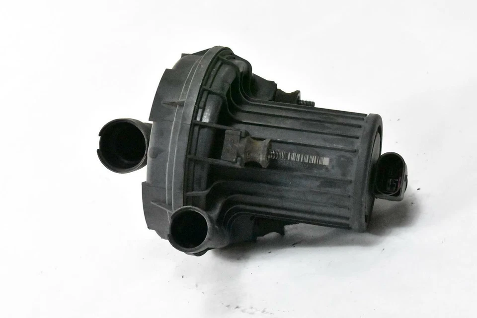 Bomba de inyección de aire Audi A4 A6 A8 TT Touareg Eurovan Passat Jetta GTI Beetle Foto 3 de 4