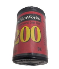 Film 35 Mm SEATTLE FILMWORKS ISO200 20 exposure NEW SEALED IN TUBE