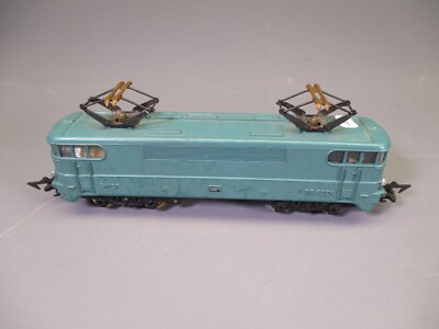 La locomotive électrique BB 9201 deuxième version courte de Jouef au HO