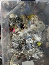 Vintage Costume Jewelry Lot Signed And Unsigned 40+Pounds Over 500 Pieces