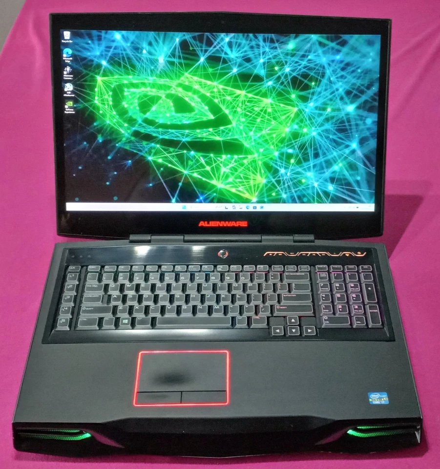 Portátil Alienware M18X R2 I7-3840qm 2.8-4.2Ghz 24GB 512GB SSD NVIDIA "P5000" AX Foto 2 de 4
