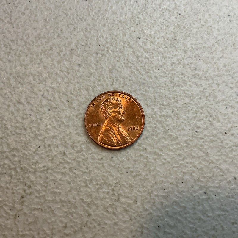 Rare 1982 Lincoln United States Penny No Mint Mark Weighing 3.1