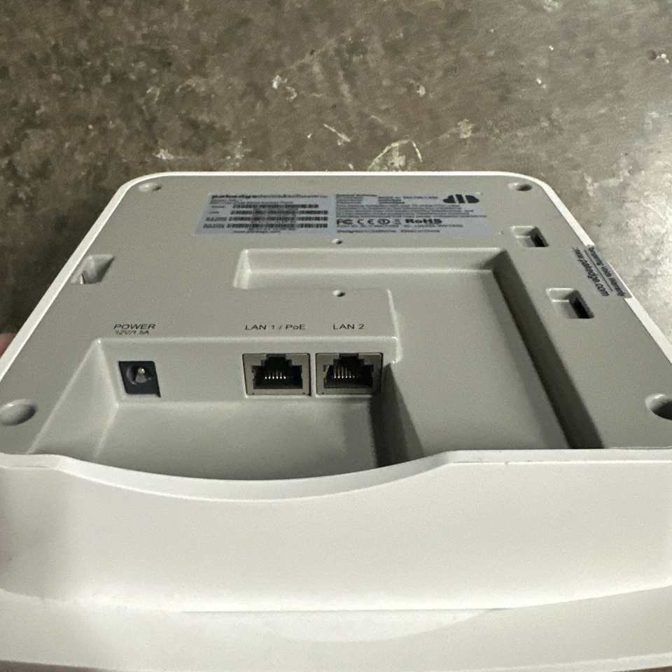 Pakedge WK-1 Dual Band Indoor Wireless Access Point - Image 2 of 3