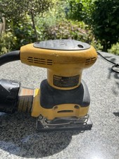 DEWALT D26441-GB Palm Sander 230W Corded Electric 230-240V Yellow/Black