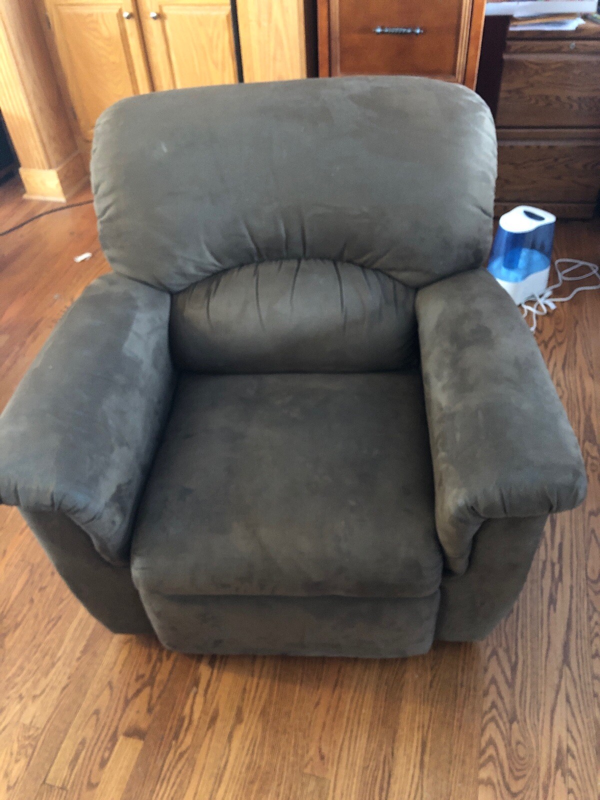 lazy boy overstuffed chairs